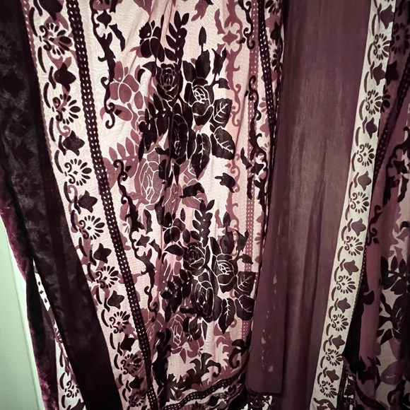 Velvet Kimono - Picture 5 of 8